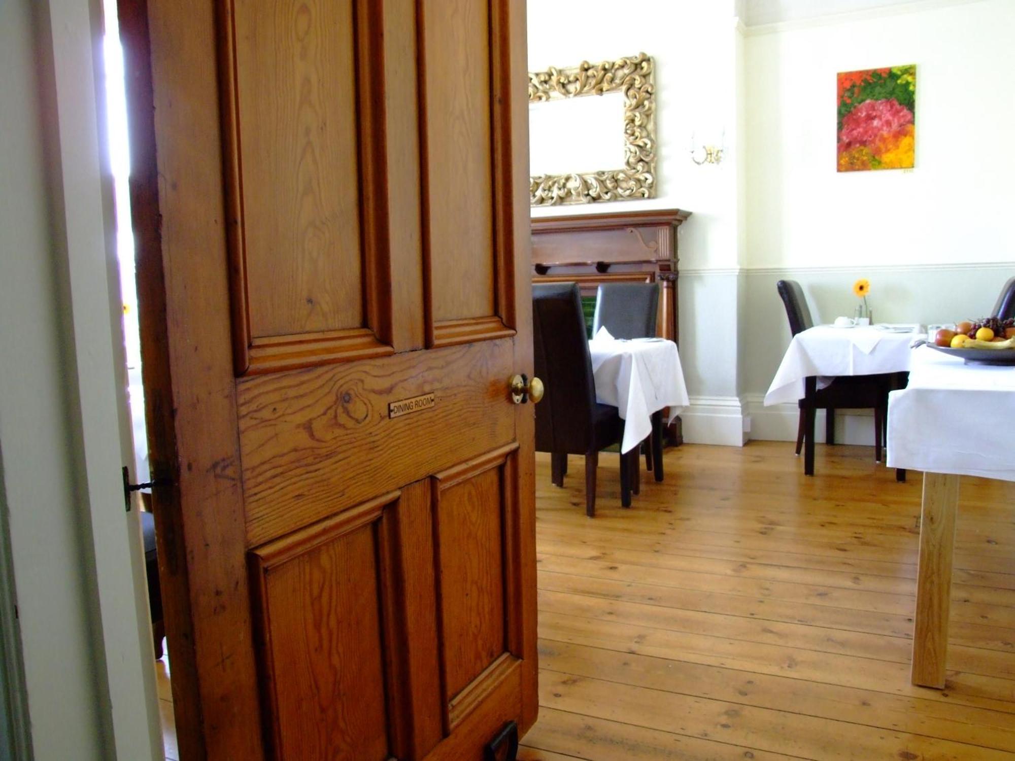 Yeo Dale Hotel Барнстъпъл Екстериор снимка