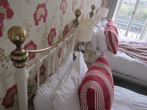 Yeo Dale Hotel Барнстъпъл Екстериор снимка